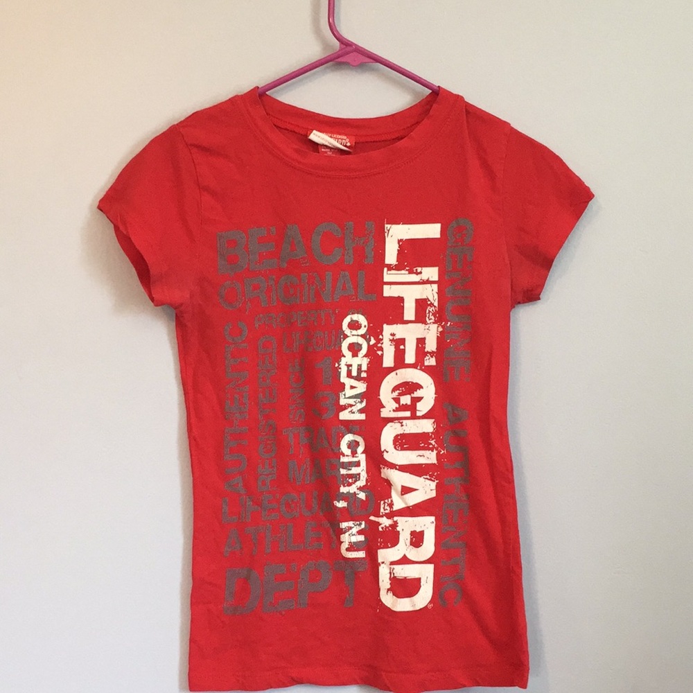 ⬇️ Red ocean city lifeguard T-shirt Sz L